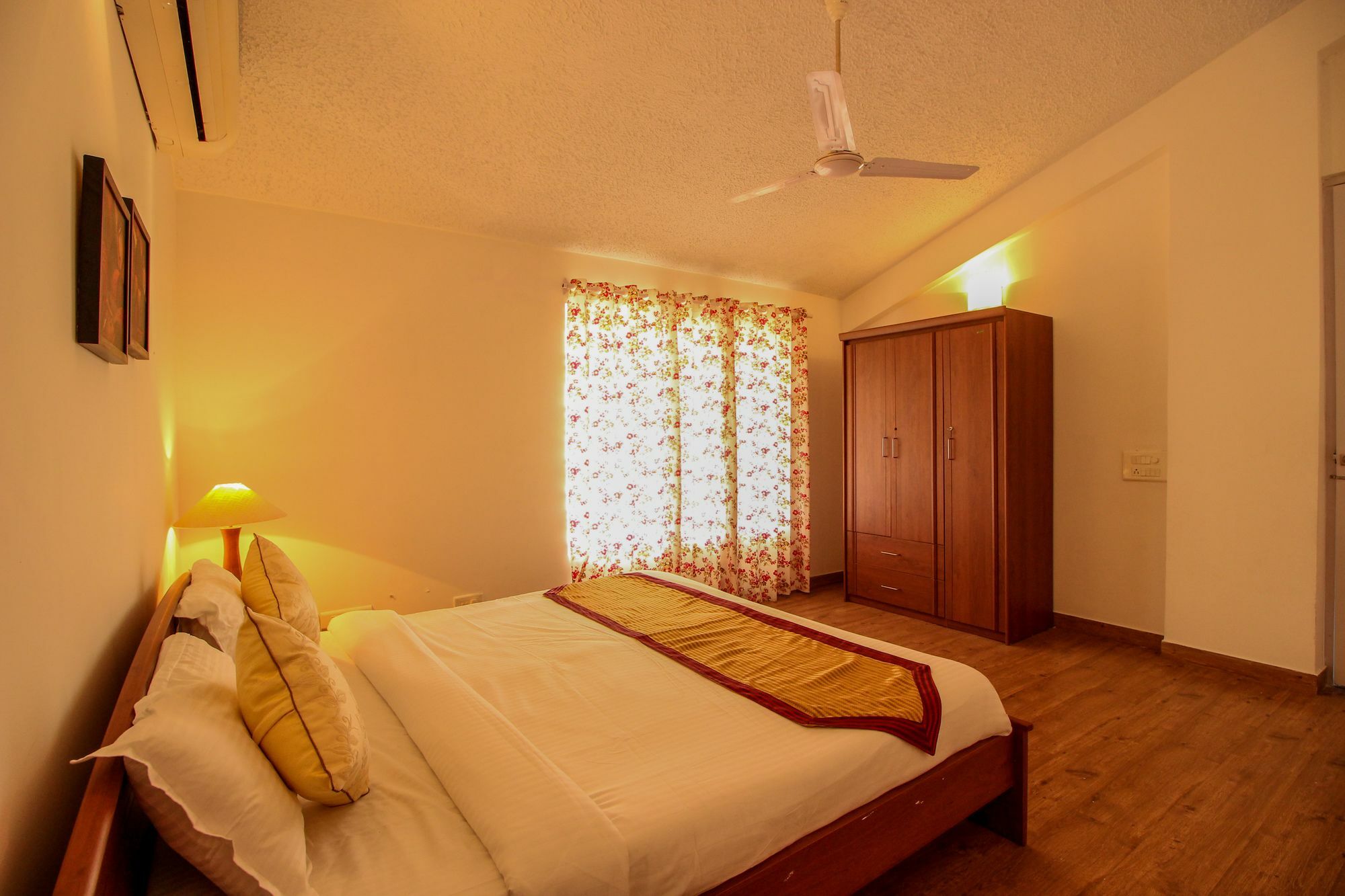 Oyo 9877 Elegant 2bhk Fatrade Apartment *