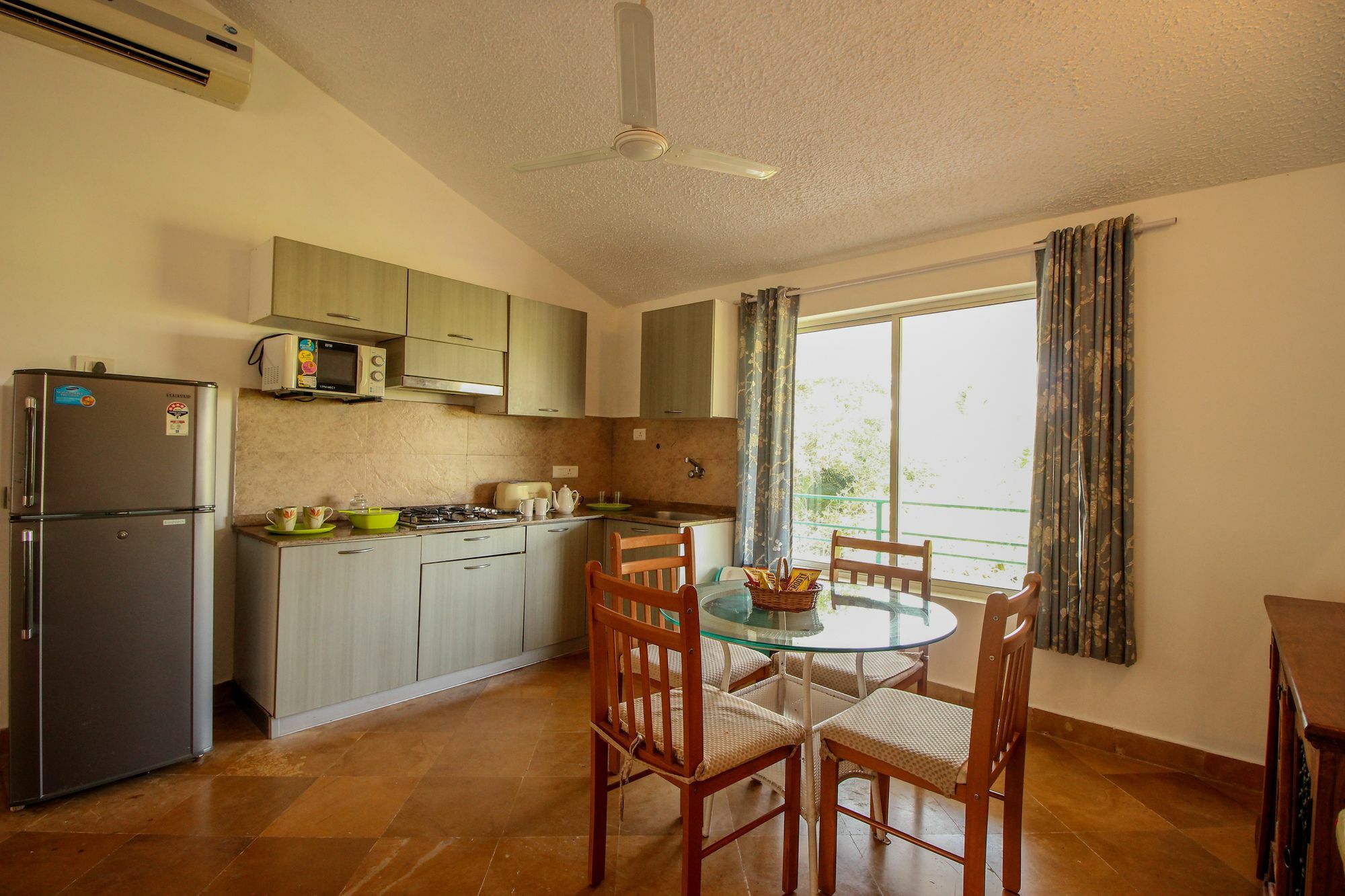 Oyo 9877 Elegant 2bhk Fatrade * Orlim